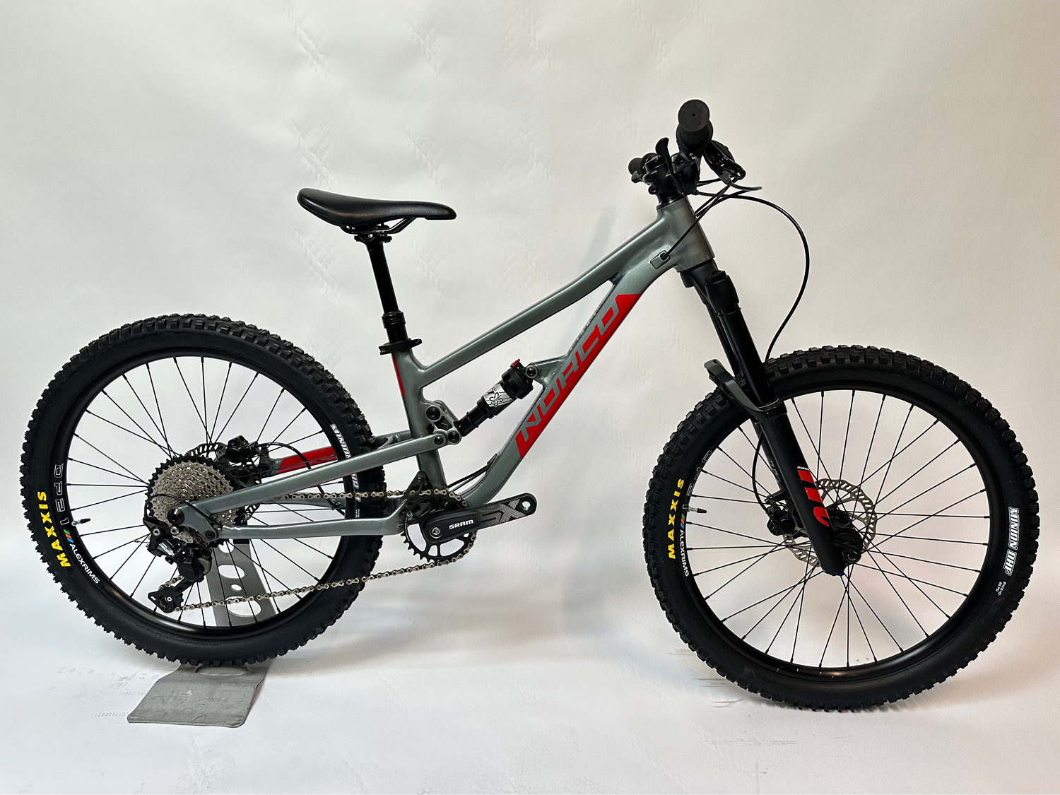 full suspension mountainbikes Norco Fluid 24" Kids Full Suspension Mountain Bike 9-12 Years Old