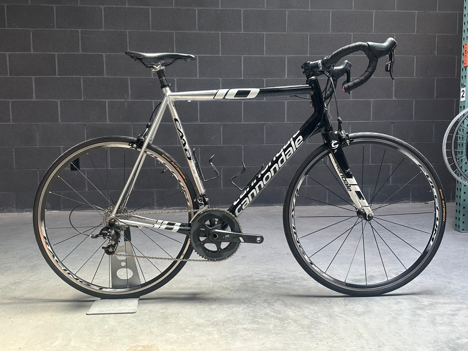 自転車本体 CANNONDALE CAAD 10 自転車買取専門店サイパラ｜ロードバイク等スポーツ自転車の高額買取