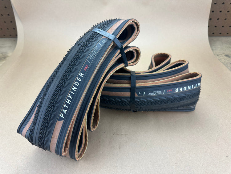 Specialized Pathfinder Pro 700x32 Tire Set Tanwall