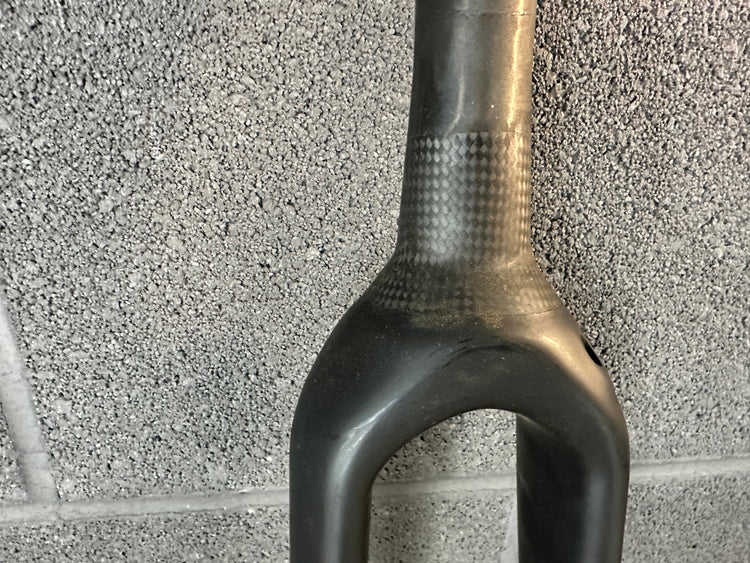 Unbranded Black Full Carbon Fork 700c Tapered 12x100
