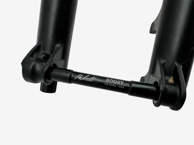 bike fork with thru axle