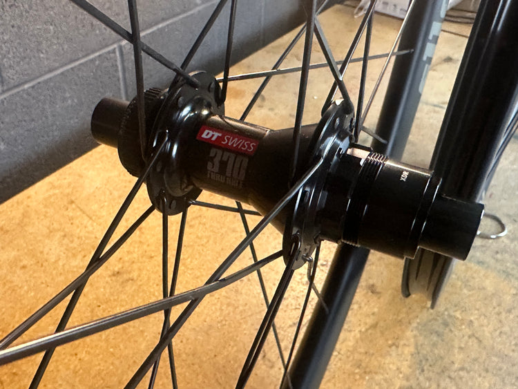 Elleven Carbon Road Wheelset