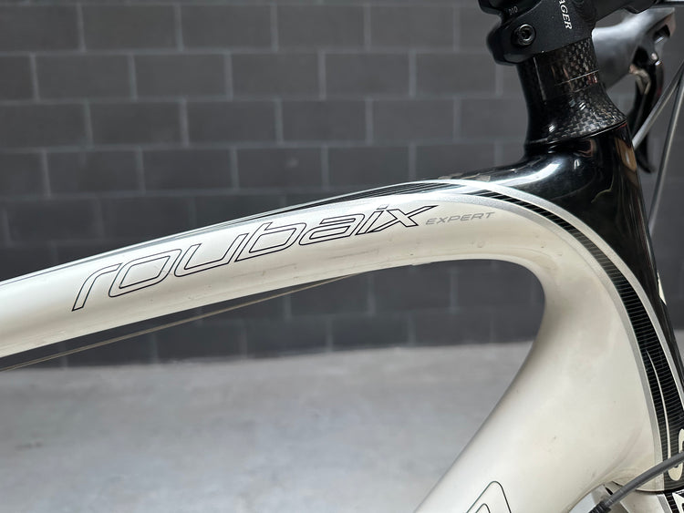 Specialized Roubaix Expert Road Bike 56cm Carbon Ultegra