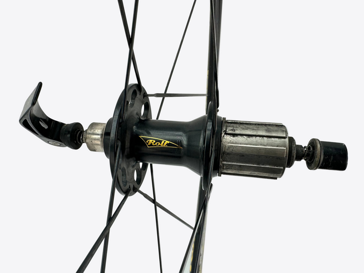 Bicycle hub with 'Rolf' branding on a white background