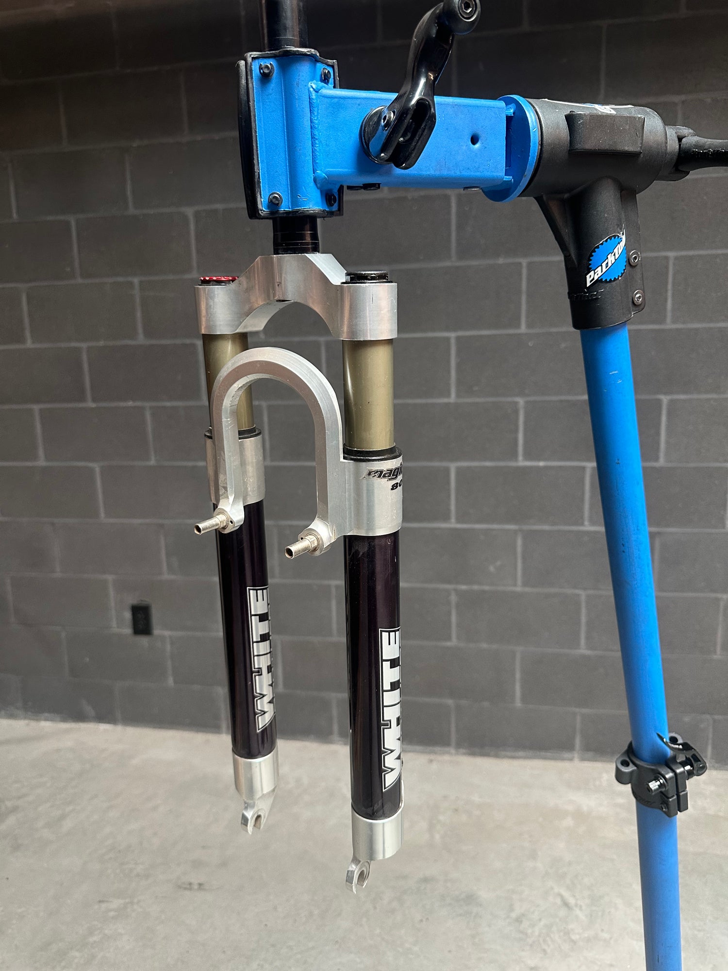 White Brothers Fluid 130 フォーク MTB 29インチ White Brothers 29