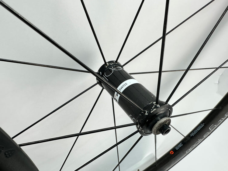 Bontrager Aeolus 5 TLR Carbon Wheelset 700c HG11 QR
