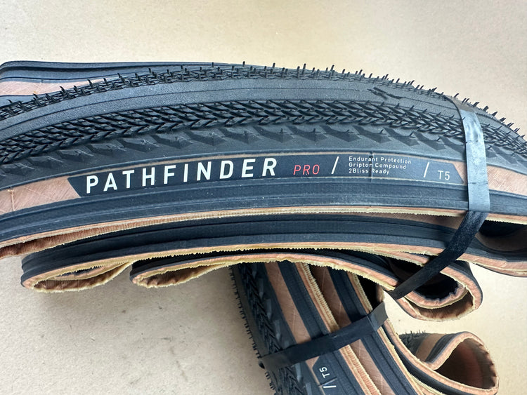 Specialized Pathfinder Pro 700x32 Tire Set Tanwall