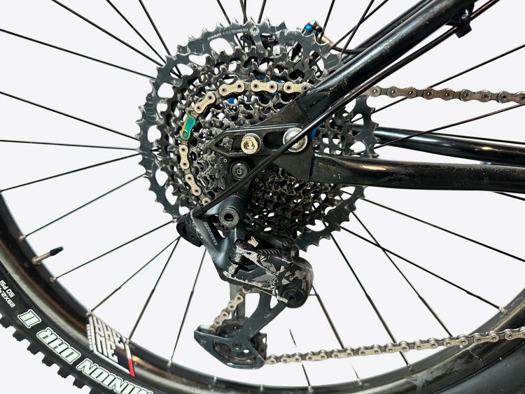 Canfield Nimble 9 Hardtail Mountain Bike 29" Medium Carbon Wheels