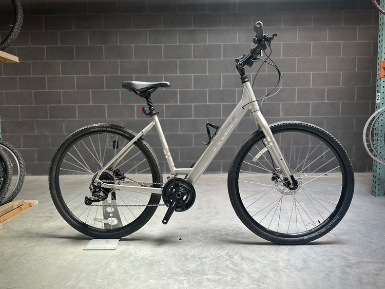 Trek Verve 3 19.5" Step Through Comfort Cruiser