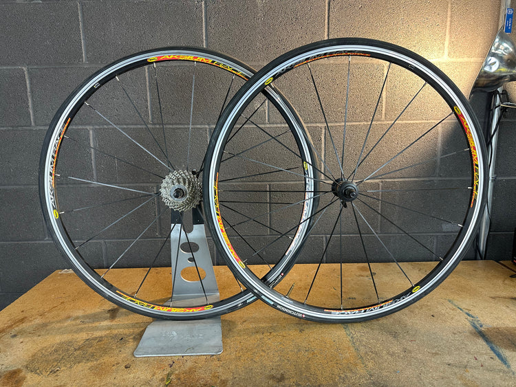 Mavic Aksium Race 700c Wheelset