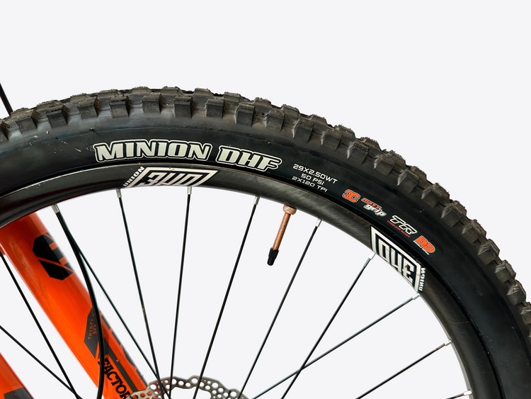 Canfield Nimble 9 Hardtail Mountain Bike 29" Medium Carbon Wheels