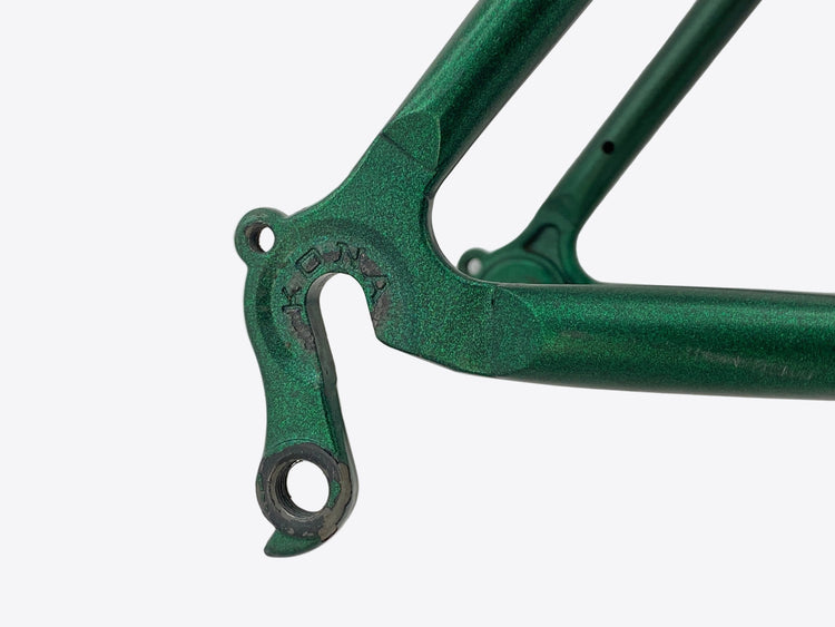 close up of the rear drop out