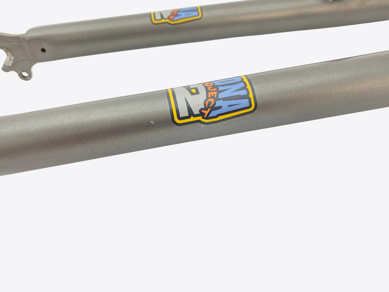scratch on the left fork leg