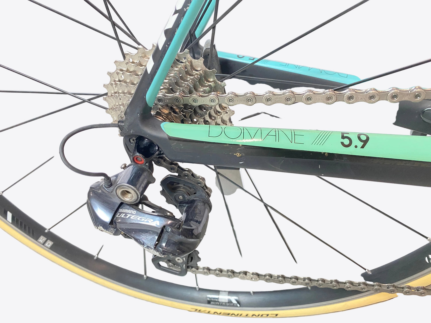 view of the rear derailleur and cassette