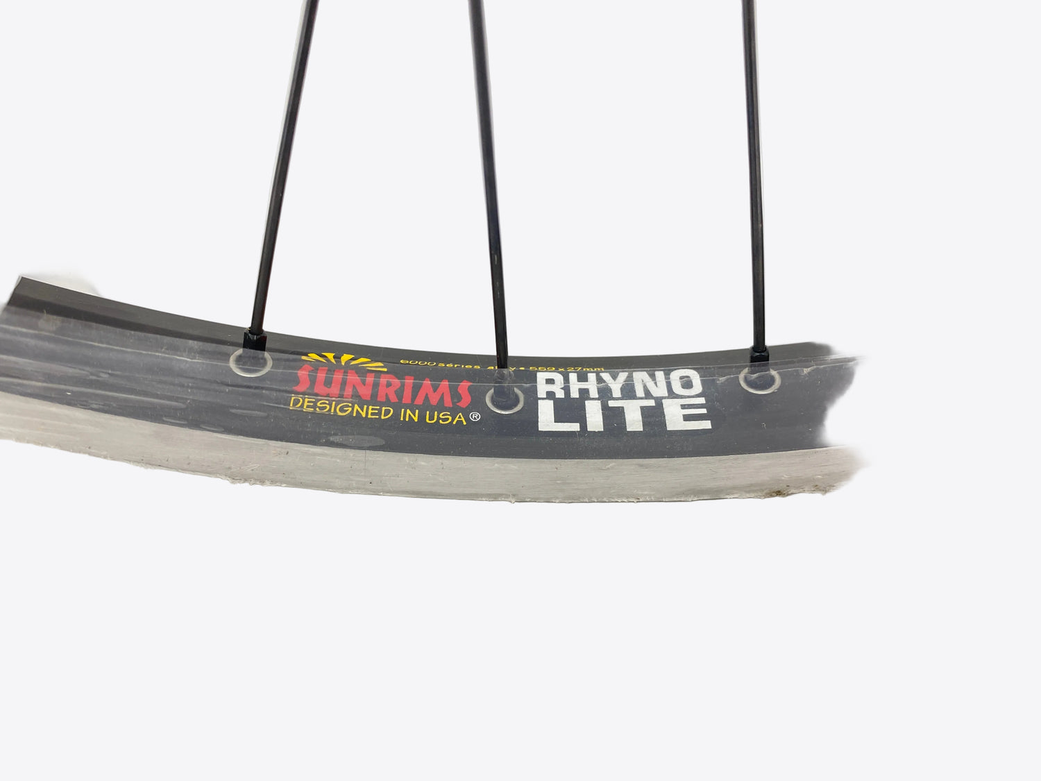 close up of the rim label