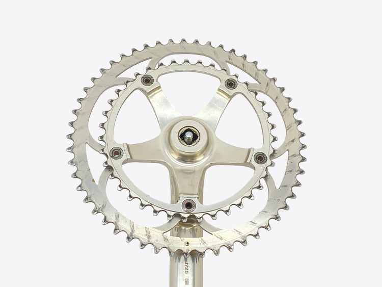 backside view of the chainrings