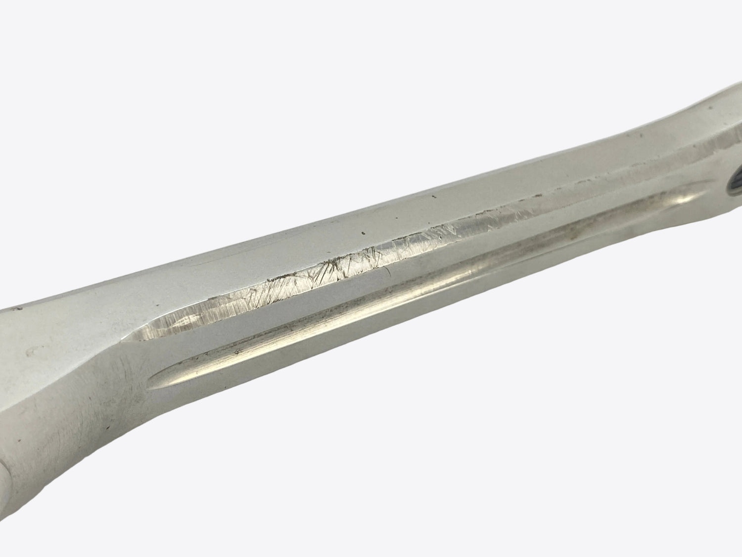 edge view of the left crank arm