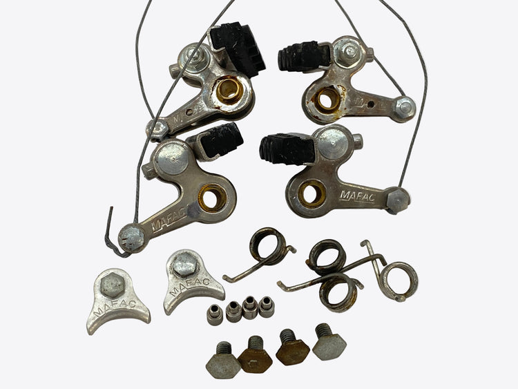 close up of the cantilever brakes