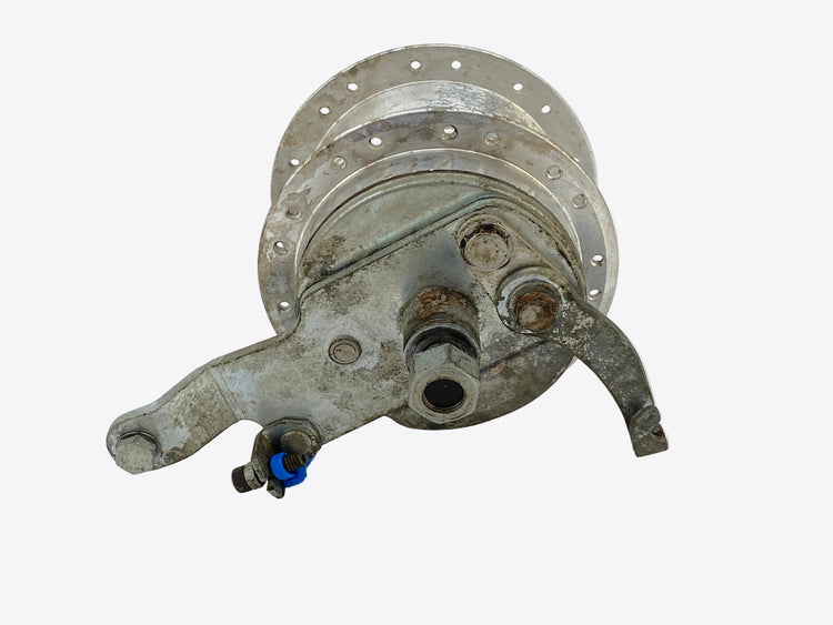 left side view of the hub
