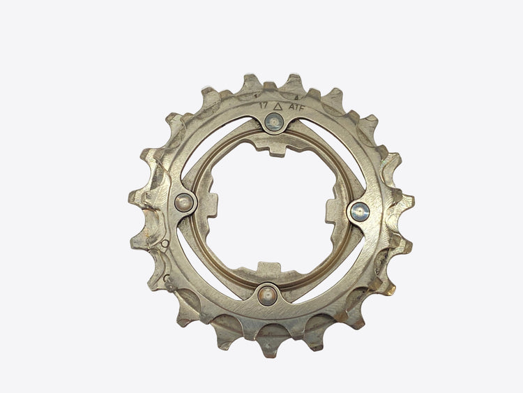 close up of the  17-19 cogs