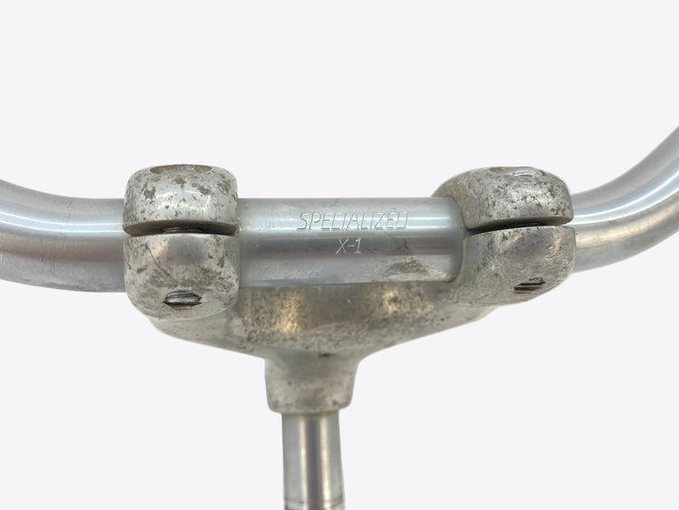 close up of the stem clamp