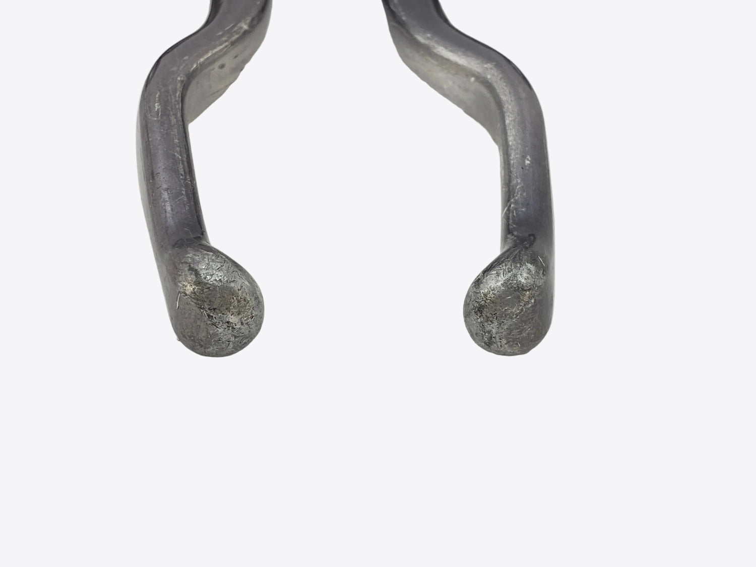 close up of the brake lever ends