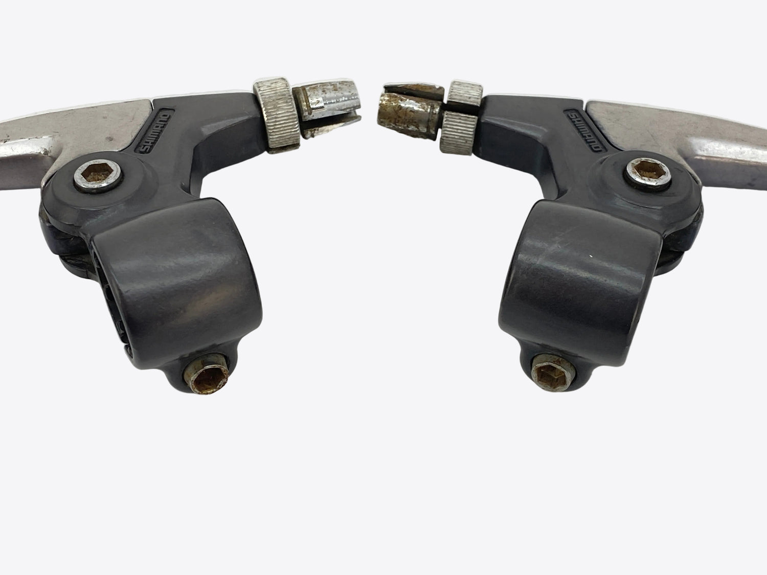 close up of the lever clamps