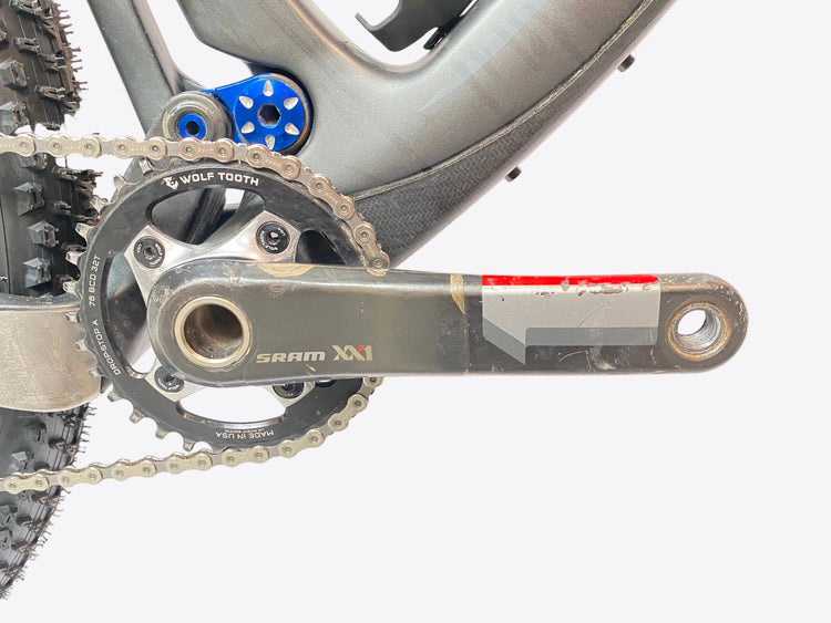 view of the right crank arm