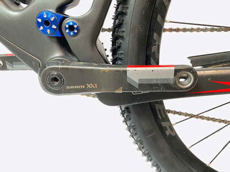 close up of the left crank arm