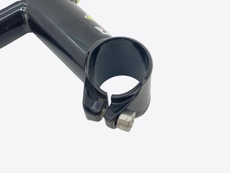 close up of the handlebar clamp