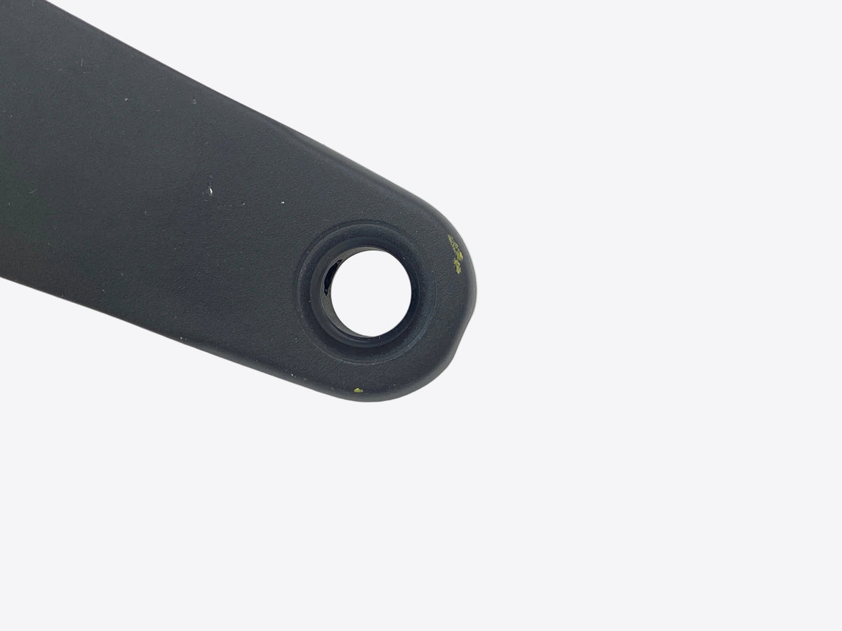 close up of the crank arm end