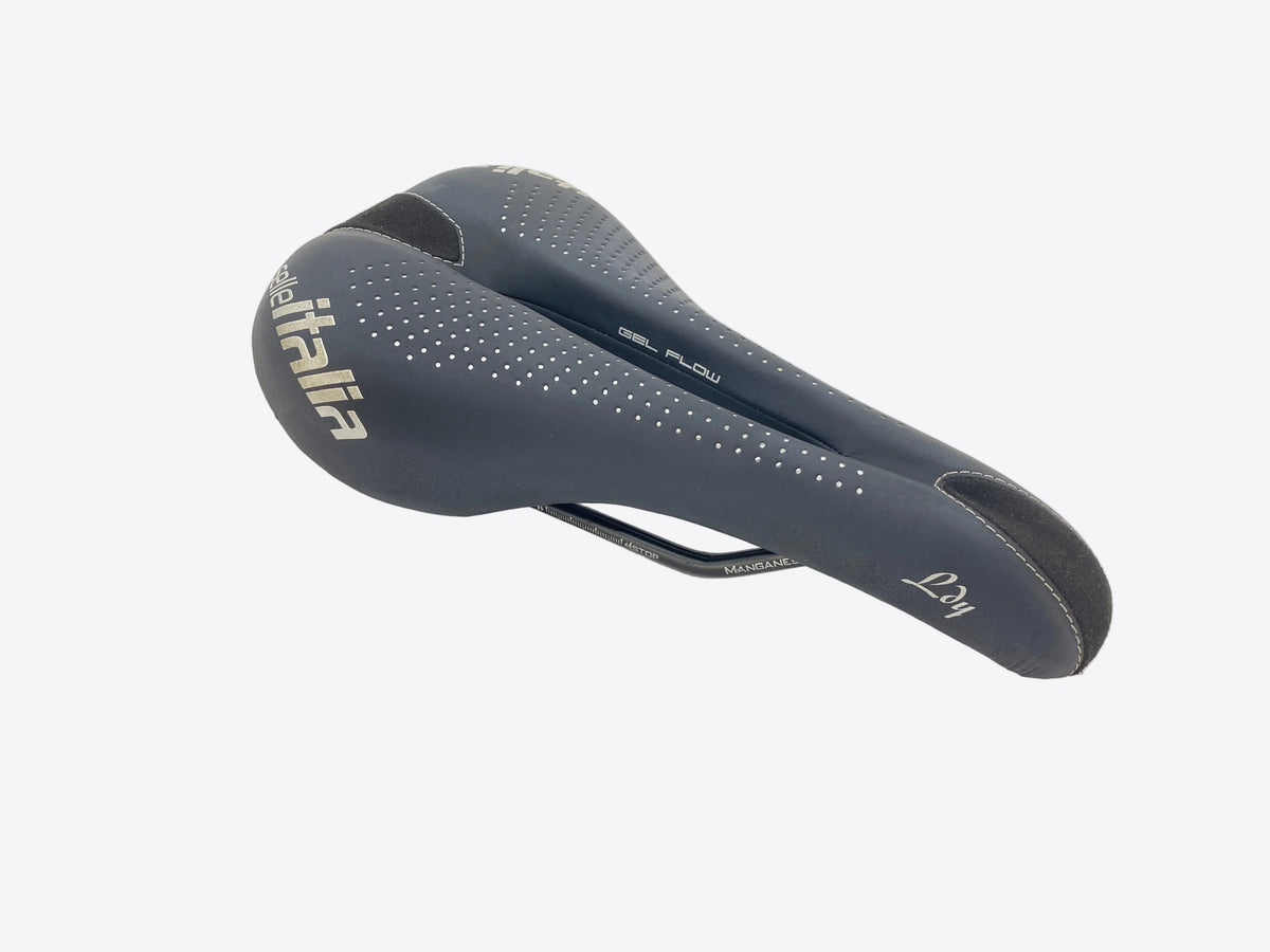 main view of the saddle