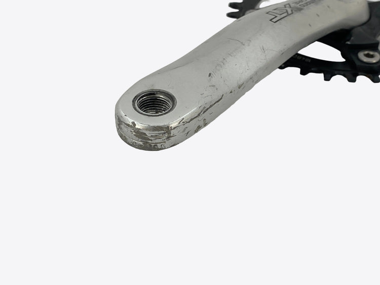 close up of the right crankarm end