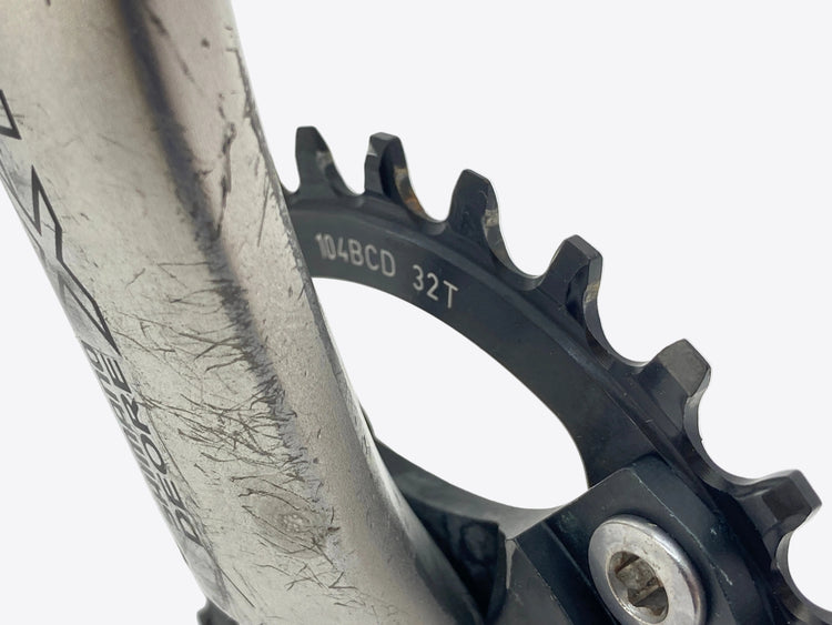 Shimano XT M751 Crankset w/ bottom bracket 175mm 1x