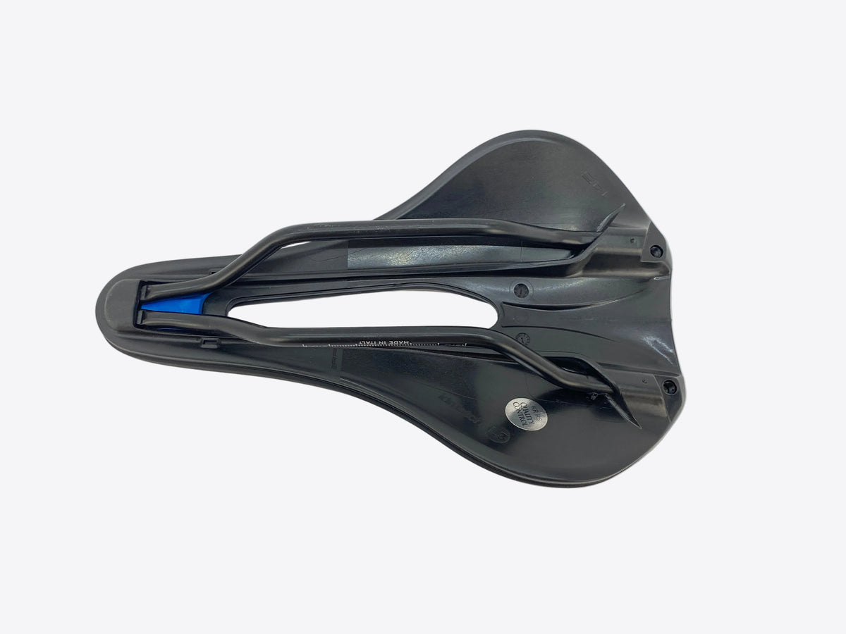 underside view of the saddle