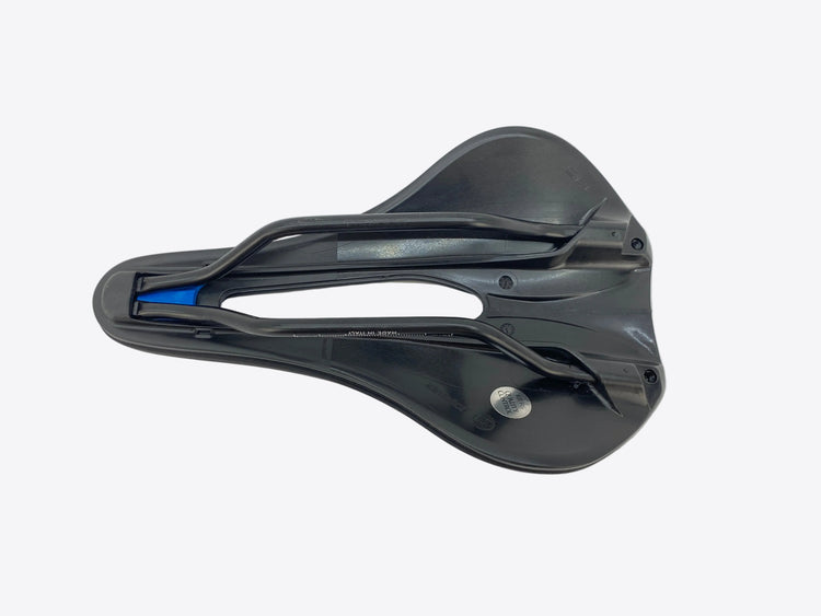underside view of the saddle