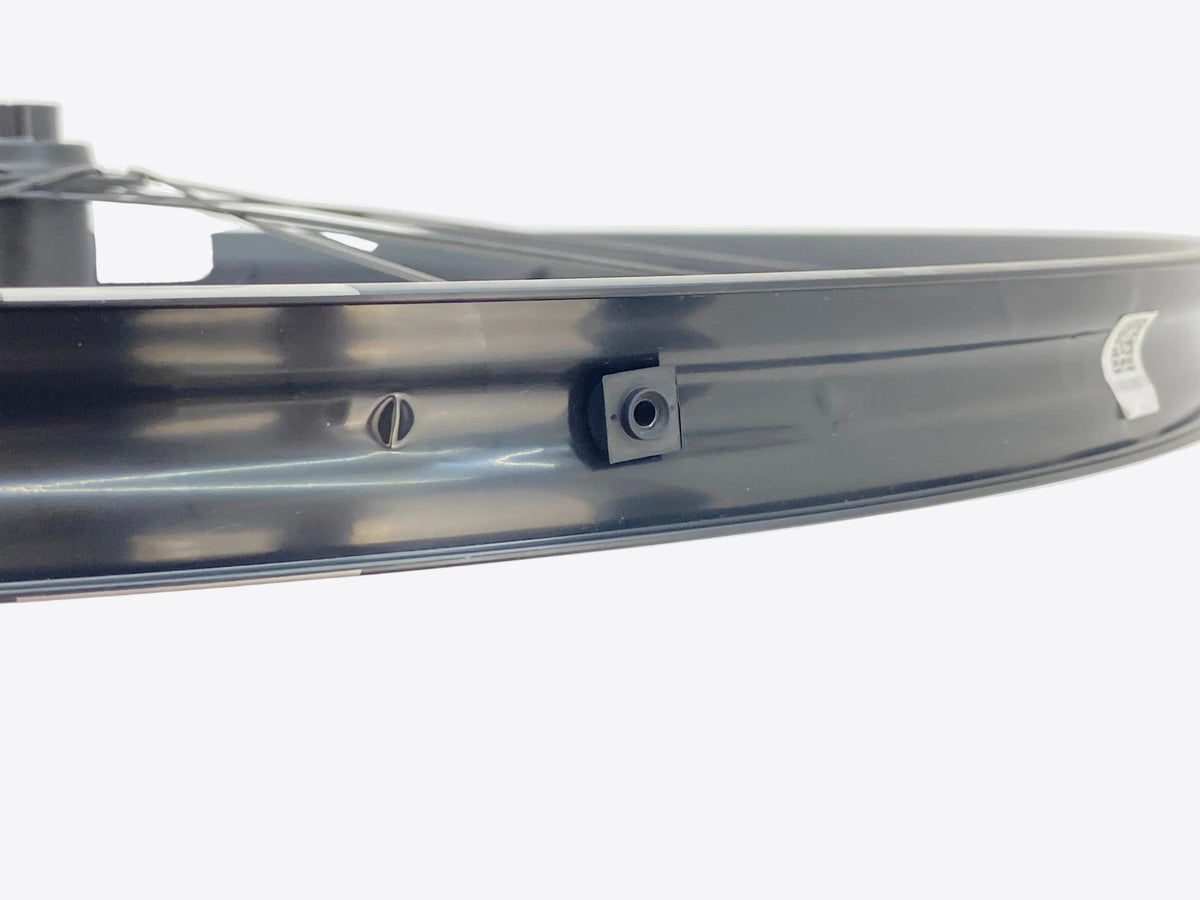 close up of the rim bed