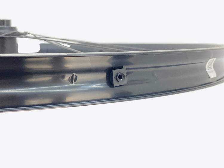 close up of the rim bed