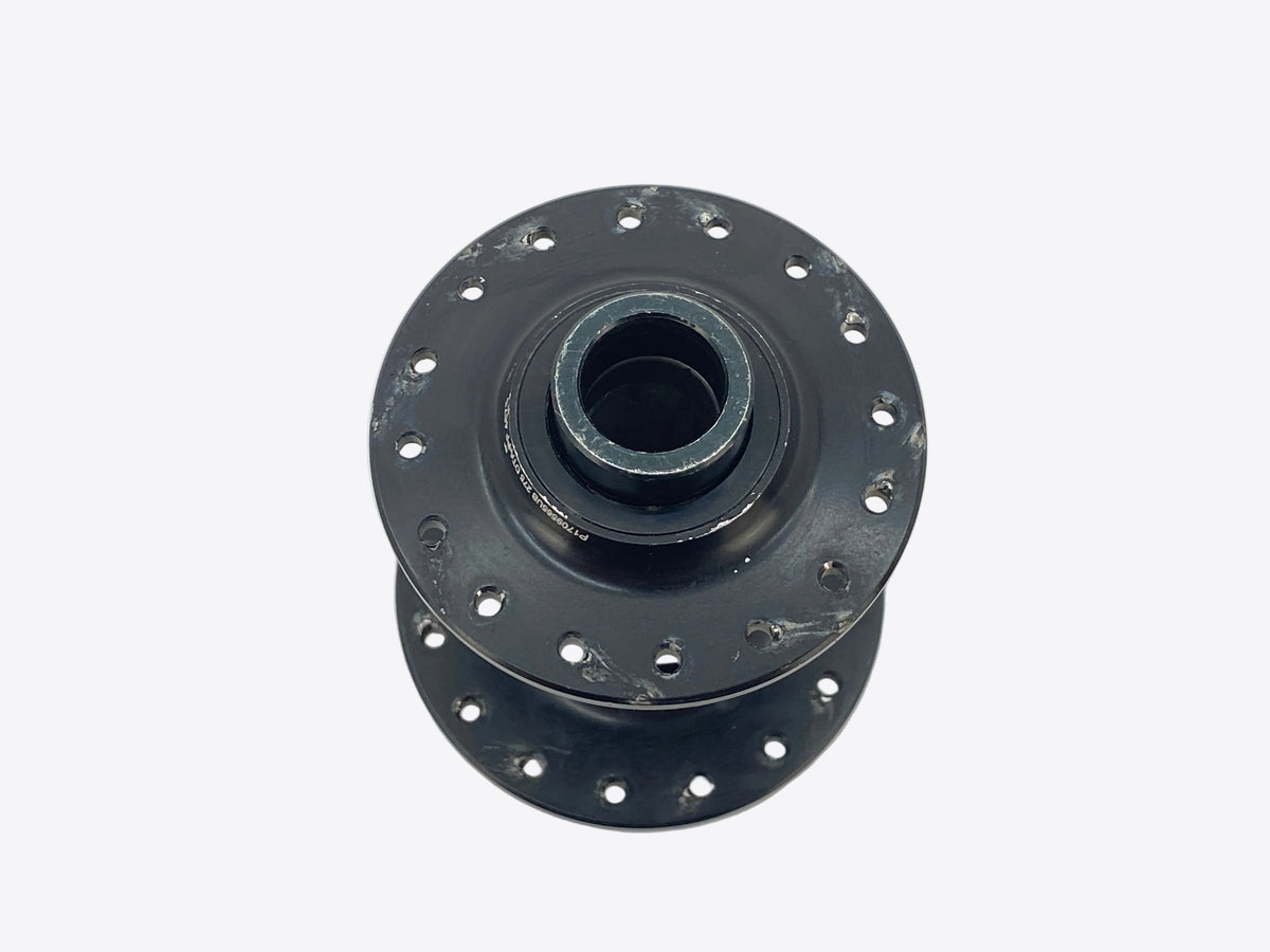 view of the right side axle end