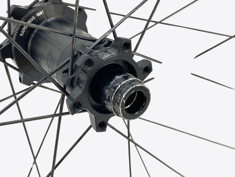close up of the left side axle end
