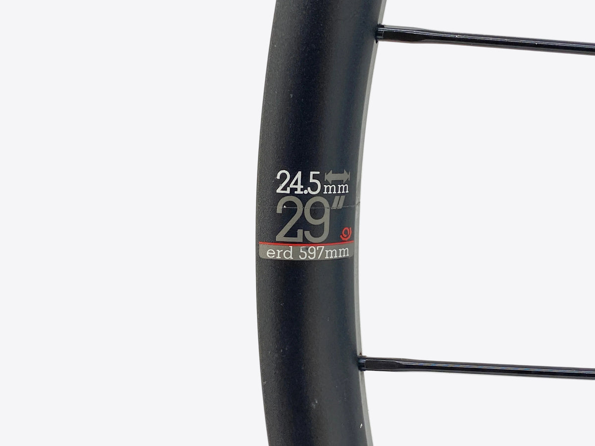 close up of the 29" size label