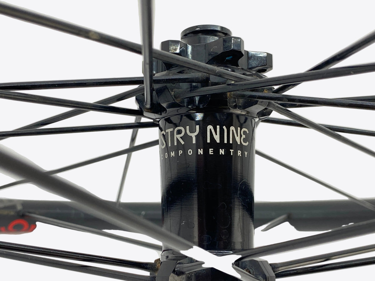 close up of the hub label