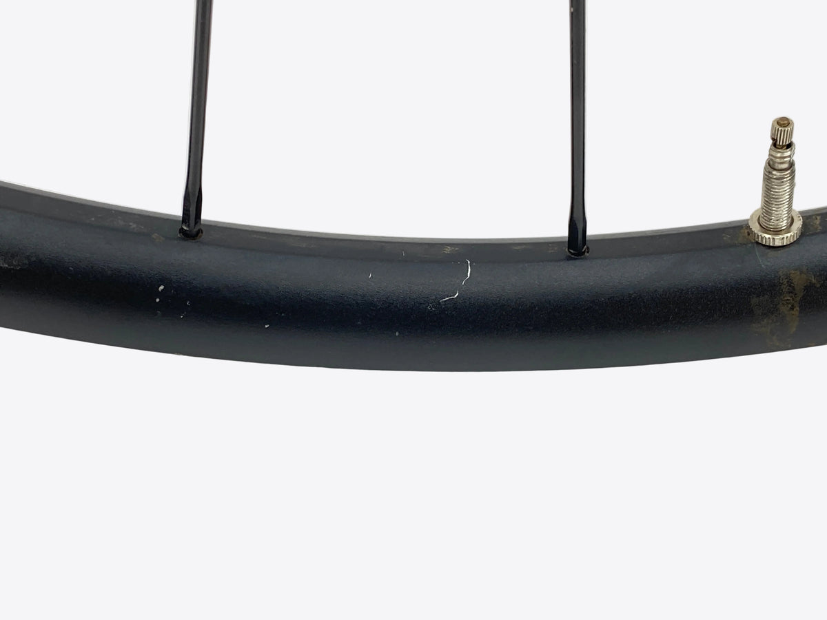 small scratch on the rim 1