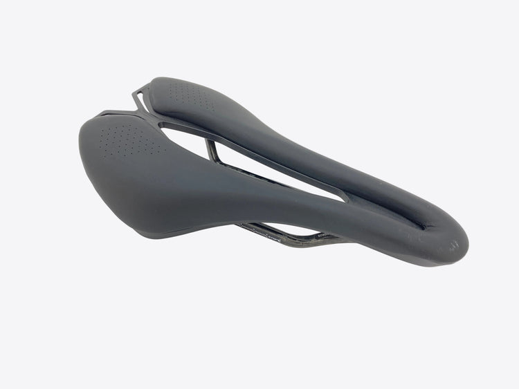 main view of the saddle