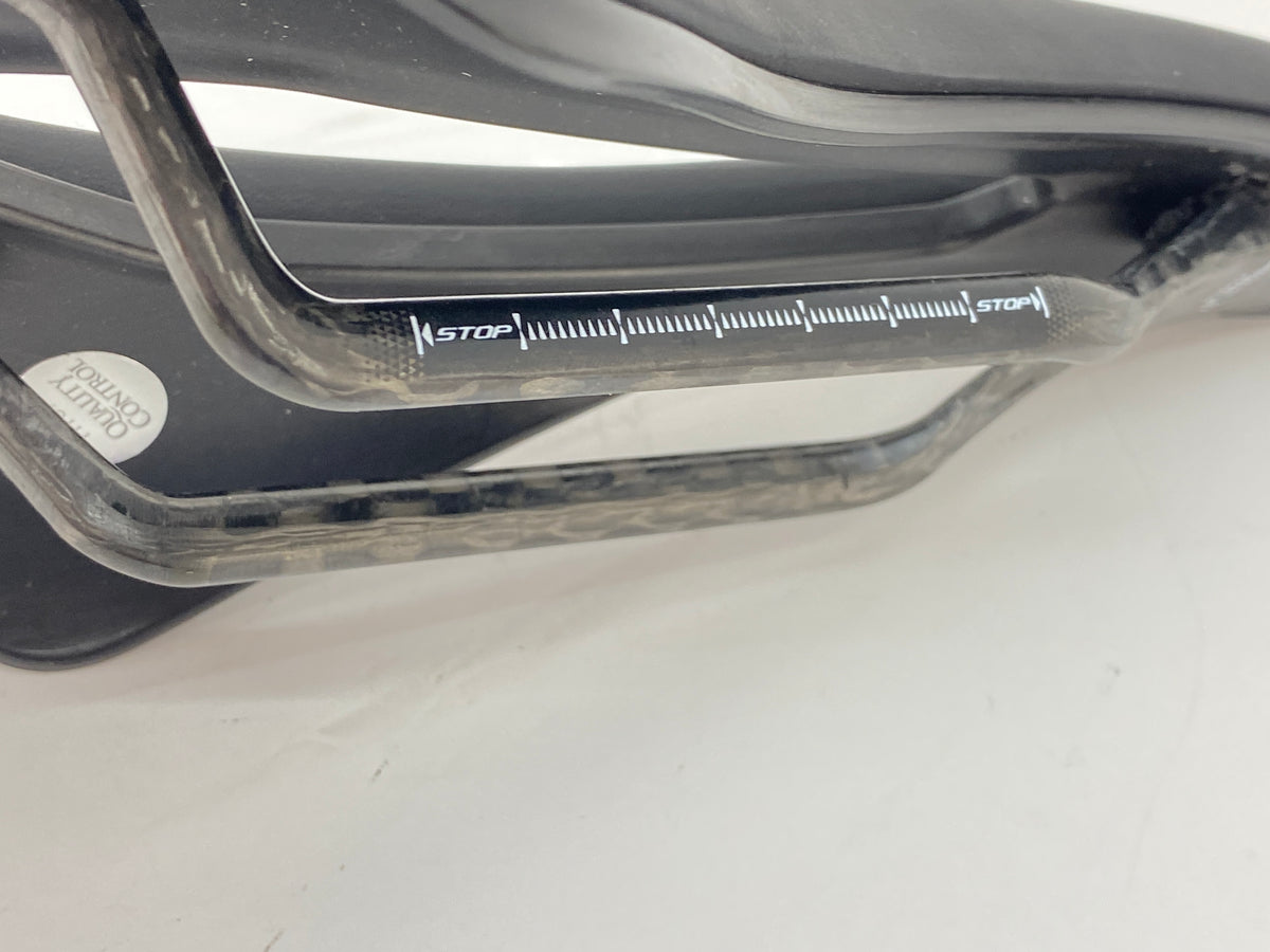 close up of the saddle rails