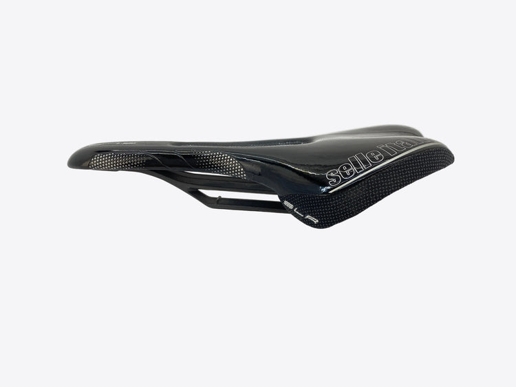 left side view of the saddle
