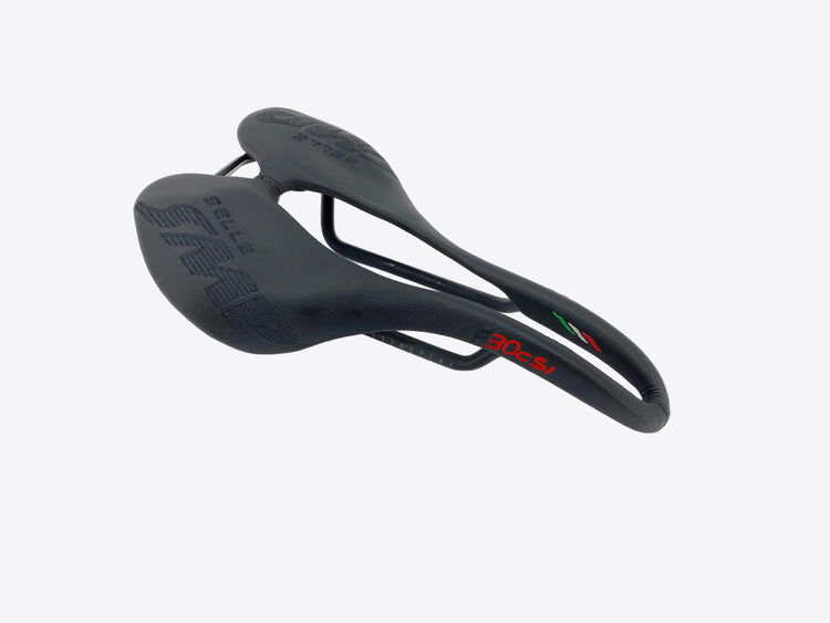 main view of the saddle