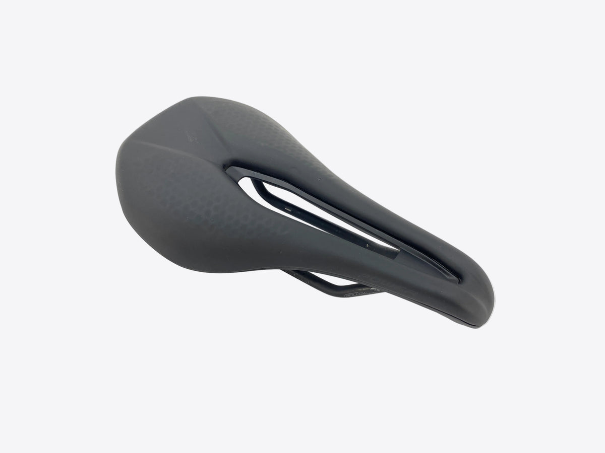 main view of the saddle