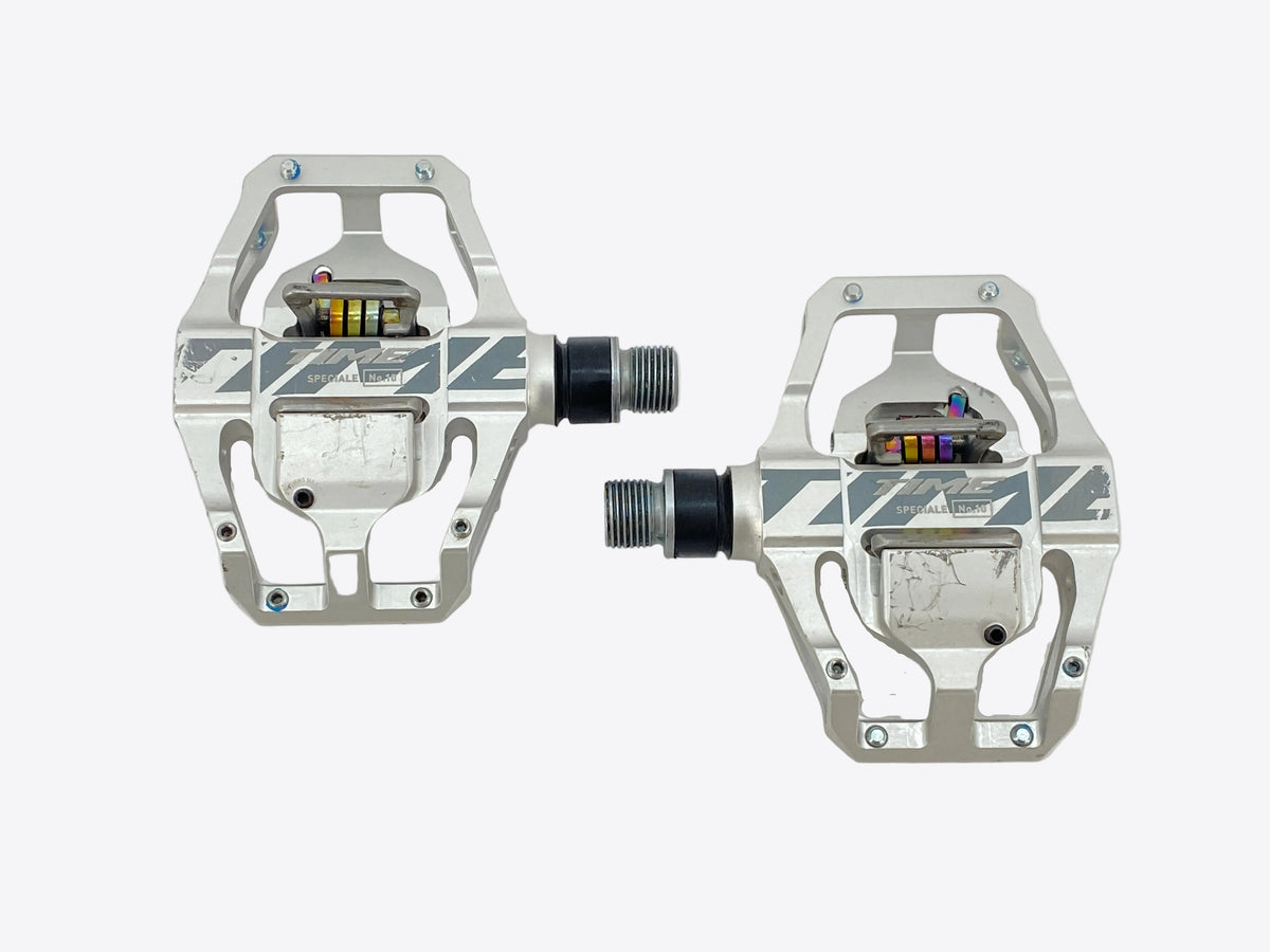 main view of the pedals