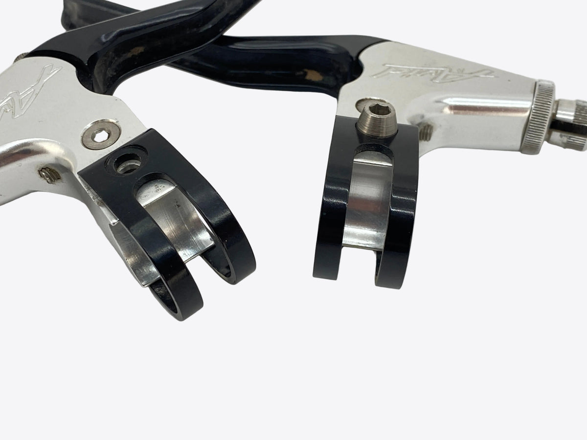 close up of the clamps